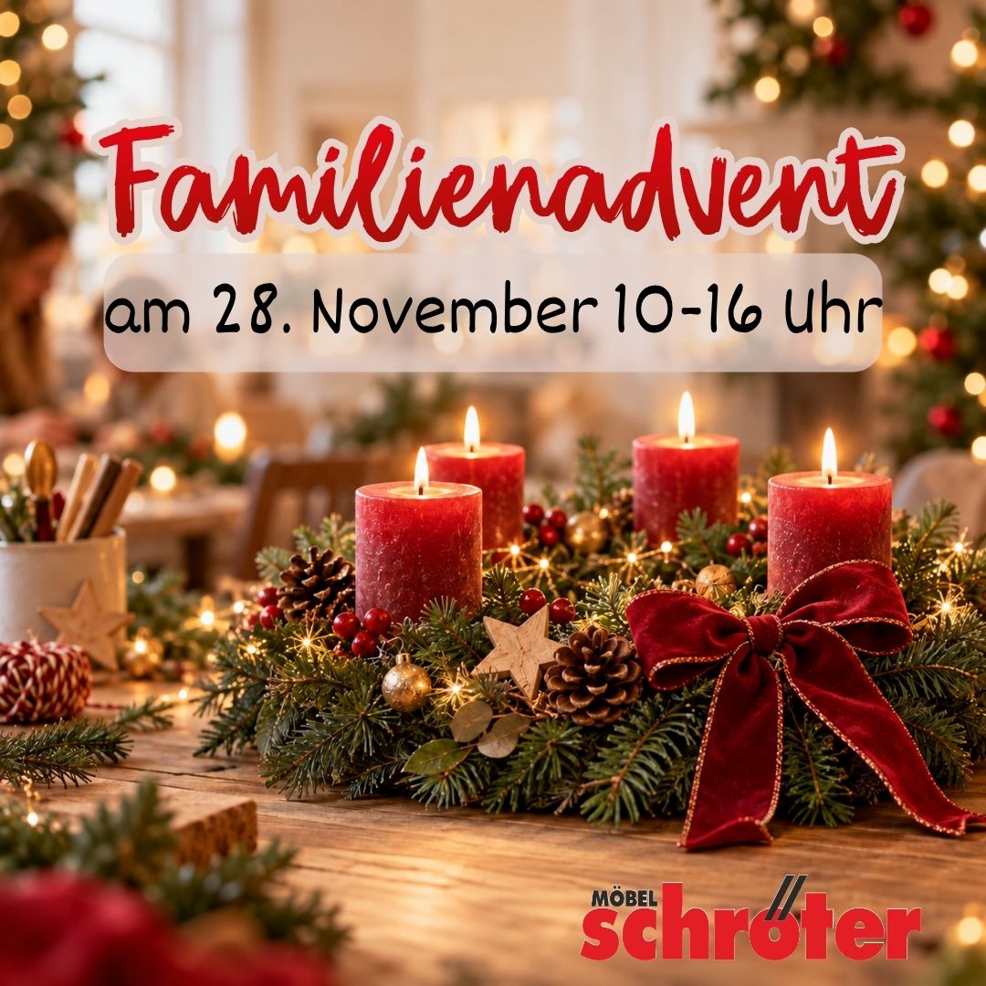 Weihnachtlicher Adventskranz mit roten Kerzen beim Familienadvent von Möbel Schröter in Windischleuba
