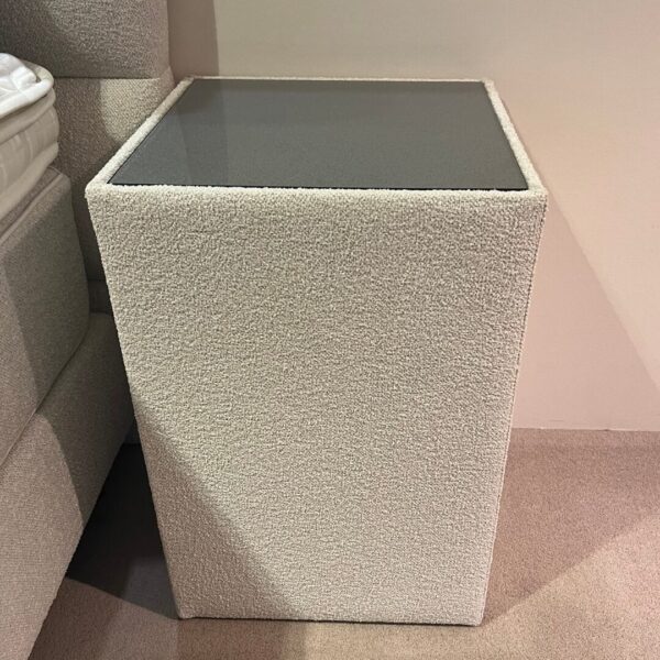 Boxspringbett und Nachtkommode Serta Ligne Express – Bild 5