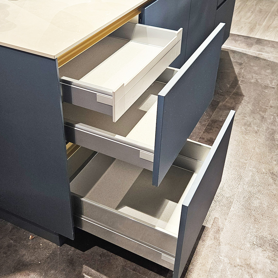 Nobilia Einbauküche Easytouch Fjordblau – Bild 15